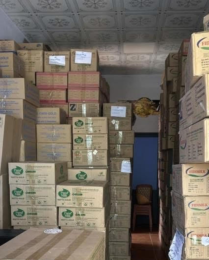 Long An: Phát hiện gần 12.000 hộp sữa không rõ nguồn gốc, xuất xứ

- Ảnh 1.