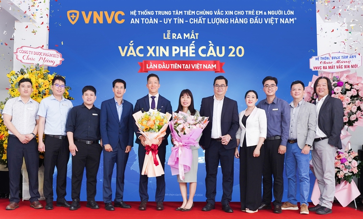 VNVC tiêm vắc xin mới phế cầu 20 tại Việt Nam, thêm cơ hội bảo vệ cho người lớn- Ảnh 1. VNVC tiêm vắc xin mới phế cầu 20 tại Việt Nam, thêm cơ hội bảo vệ cho người lớn- Ảnh 1.