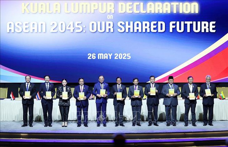 Hội nghị Cấp cao ASEAN: Nhất trí hướng tới tương lai tự cường, tầm nhìn chiến lược và khát vọng vươn tầm- Ảnh 1. Hội nghị Cấp cao ASEAN: Nhất trí hướng tới tương lai tự cường, tầm nhìn chiến lược và khát vọng vươn tầm- Ảnh 1.