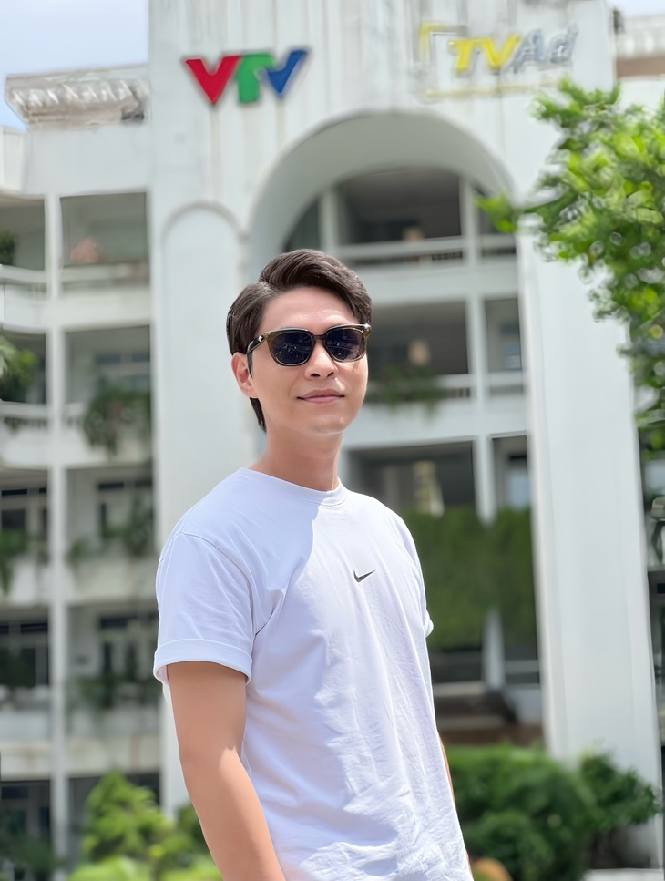 Nam diễn viên từ chối bố đẻ gây tranh cãi trong 'Những chặng đường bụi bặm', tuổi U40 sau ly hôn hạnh phúc bên bạn diễn xinh đẹp- Ảnh 1. Nam diễn viên từ chối bố đẻ gây tranh cãi trong 'Những chặng đường bụi bặm', tuổi U40 sau ly hôn hạnh phúc bên bạn diễn xinh đẹp- Ảnh 1.