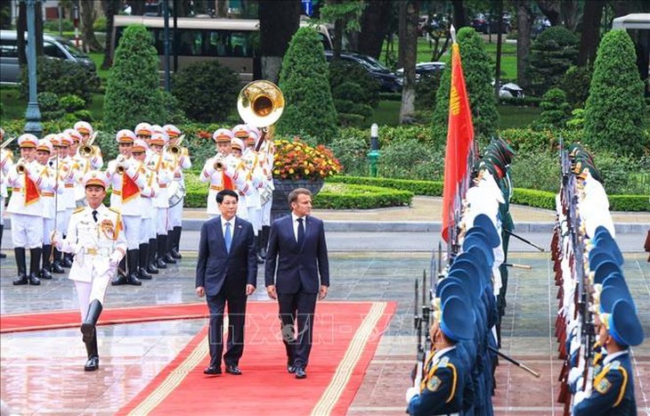 Chủ tịch nước Lương Cường chủ trì lễ đón cấp Nhà nước Tổng thống Cộng hòa Pháp- Ảnh 7. Chủ tịch nước Lương Cường chủ trì lễ đón cấp Nhà nước Tổng thống Cộng hòa Pháp- Ảnh 7.