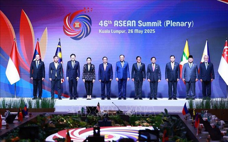 Thủ tướng dự và phát biểu tại Phiên toàn thể Hội nghị Cấp cao ASEAN lần thứ 46- Ảnh 3.