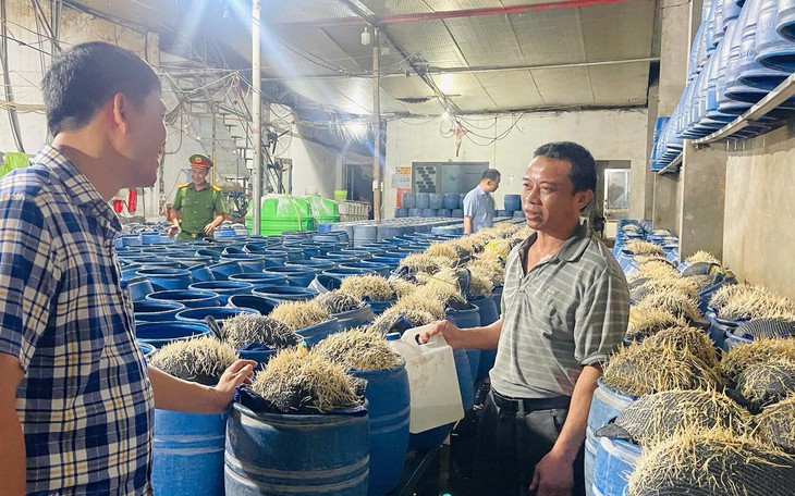 Triệt phá cơ sở sản xuất hơn 60.000 lít giấm giả- Ảnh 4.