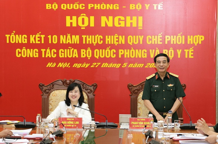 Bộ Quốc phòng và Bộ Y tế đã phối hợp chặt chẽ, toàn diện, gắn công tác quốc phòng với y tế, y tế với quốc phòng- Ảnh 1. Bộ Quốc phòng và Bộ Y tế đã phối hợp chặt chẽ, toàn diện, gắn công tác quốc phòng với y tế, y tế với quốc phòng- Ảnh 1.