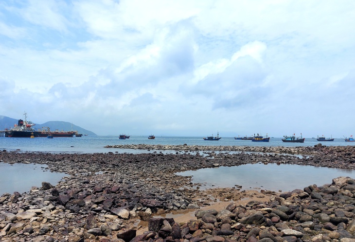 Yêu cầu thu gom dầu, trục vớt tàu Công Thành 07- Ảnh 1.