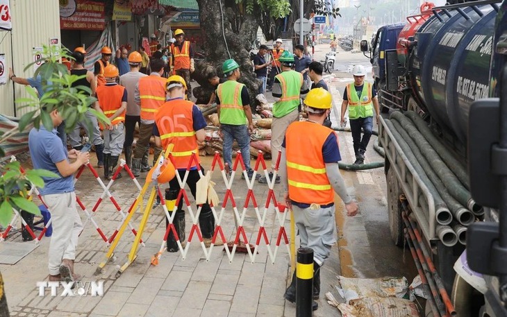 Hà Nội: Hiện tượng bùn trào trong thi công đường sắt đô thị đã được kiểm soát- Ảnh 1. Hà Nội: Hiện tượng bùn trào trong thi công đường sắt đô thị đã được kiểm soát- Ảnh 1.
