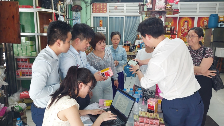Bộ Y tế kiểm tra đột xuất các đơn vị sản xuất, phân phối, chẩn trị thuốc cổ truyền tại TPHCM- Ảnh 3.