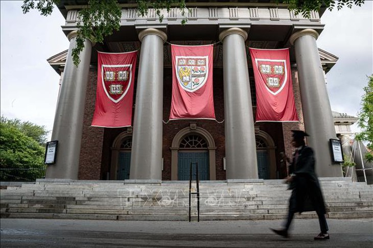 Chính quyền Mỹ thay đổi chiến lược để hạn chế Đại học Harvard- Ảnh 1.