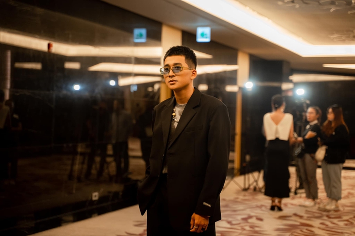 Điều không thể ngờ về thiếu gia 'lăng nhăng' trong phim 'Cha tôi, người ở lại'- Ảnh 16.