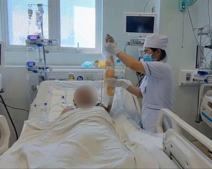 14 ngày căng thẳng giành giật sự sống cho bệnh nhân nhiễm vi khuẩn tụ cầu vàng- Ảnh 2.