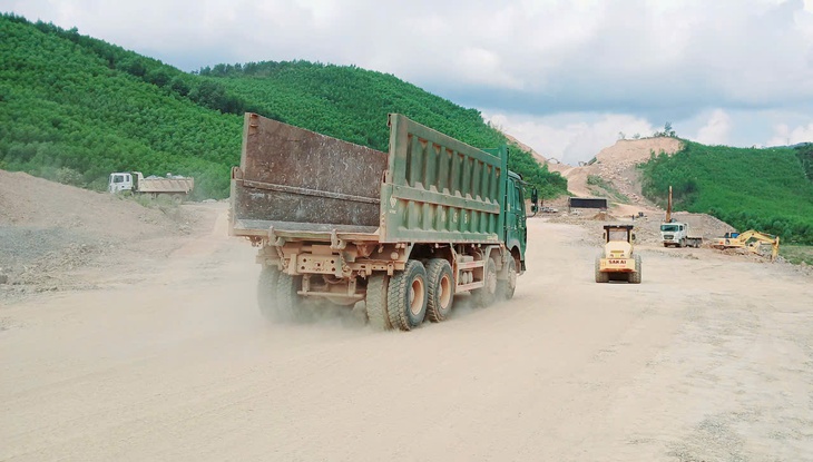 Xuyên lễ làm cao tốc ‘nối rừng với biển’- Ảnh 1.