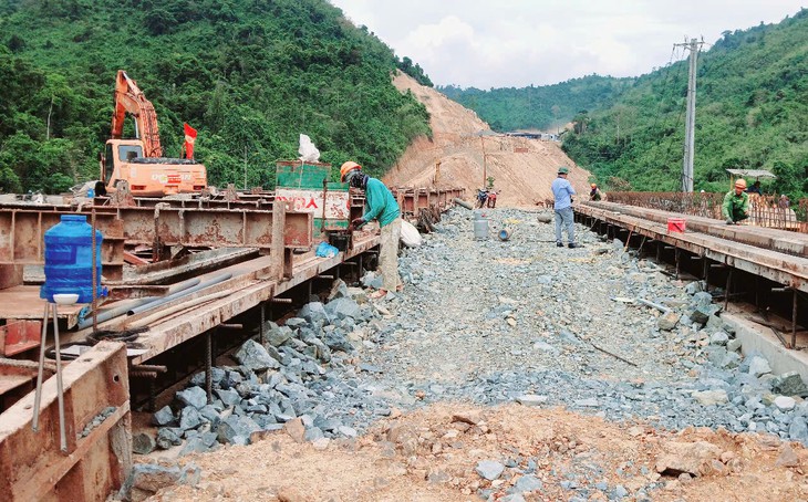 Xuyên lễ làm cao tốc ‘nối rừng với biển’- Ảnh 6.