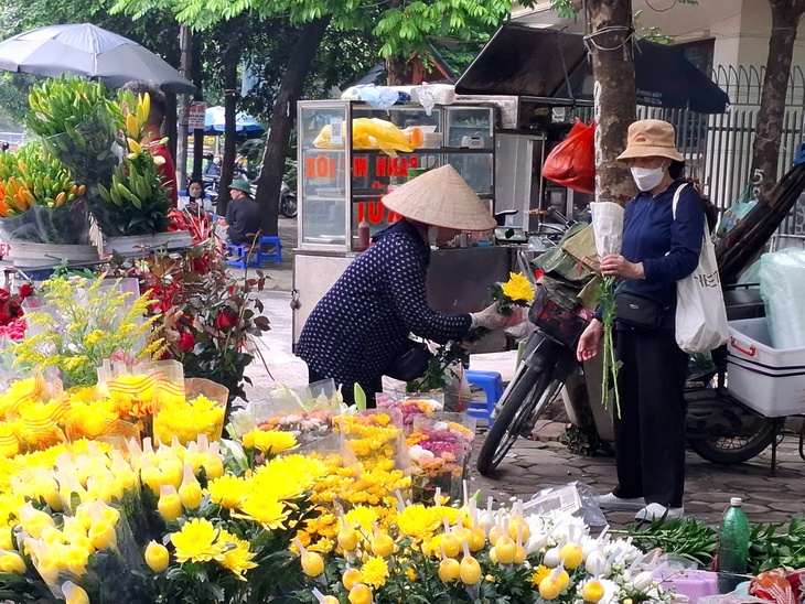 Tết Đoan Ngọ: Vải thiều đắt khách, rượu nếp lên ngôi, bánh tro không đủ bán- Ảnh 3.