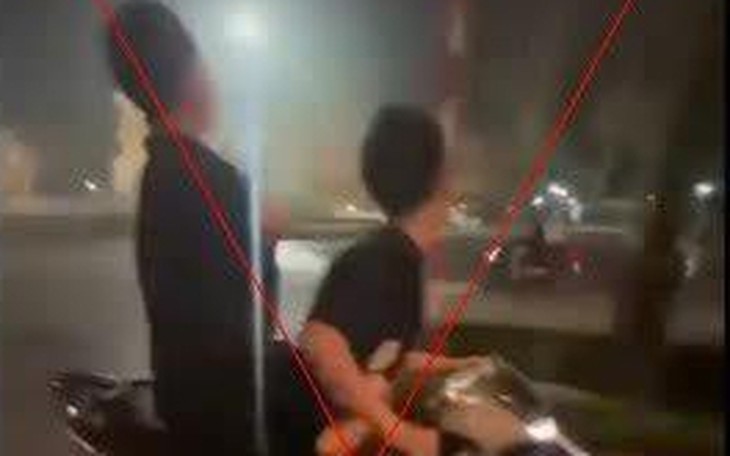 Tạm giữ 3 thanh niên phóng xe, ném gạch rồi quay TikTok khoe "chiến tích"