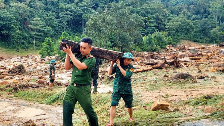 Khẩn trương khắc phục hậu quả mưa lũ tại các huyện miền núi- Ảnh 6.