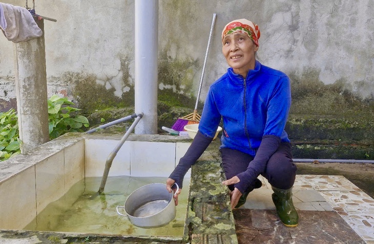 Nguồn nước ngầm dồi dào, hàng trăm hộ dân vẫn 'khát' nước sạch- Ảnh 1.