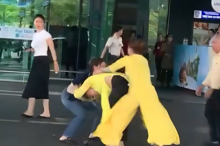 Kỷ luật 2 nữ nhân viên đánh nhau tại sân bay Phú Quốc- Ảnh 1. Kỷ luật 2 nữ nhân viên đánh nhau tại sân bay Phú Quốc- Ảnh 1.