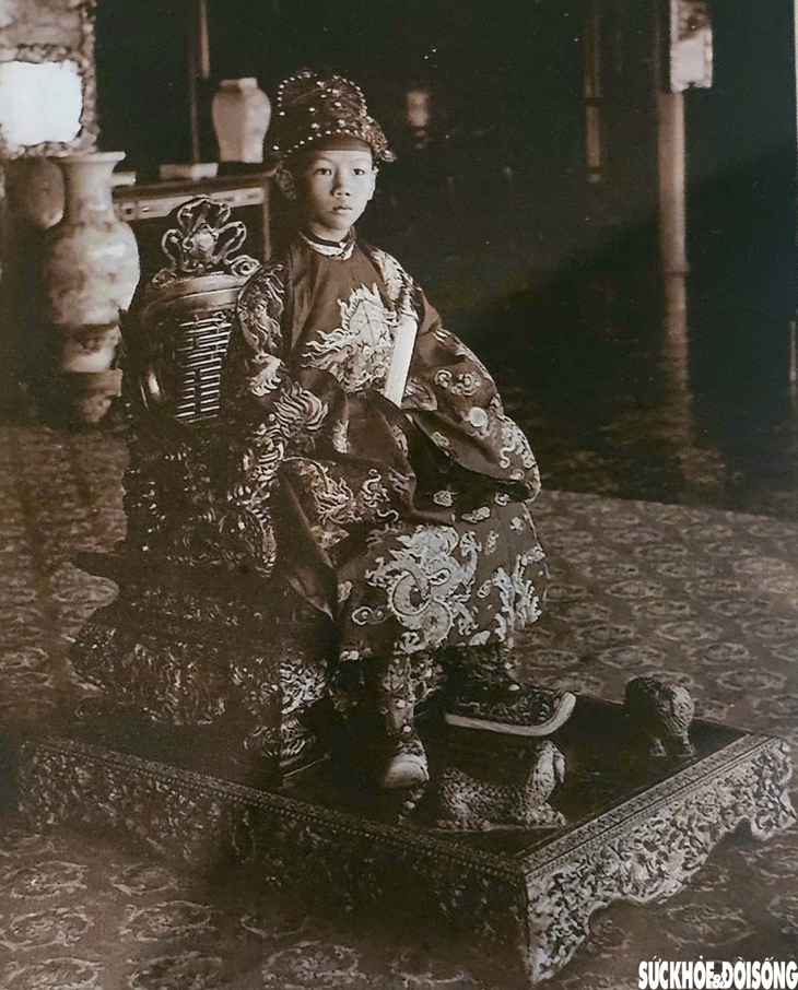 Điều ít biết về những chiếc ngai đang được trưng bày tại Bảo tàng Cổ vật Cung đình Huế- Ảnh 1. Điều ít biết về những chiếc ngai đang được trưng bày tại Bảo tàng Cổ vật Cung đình Huế- Ảnh 1.