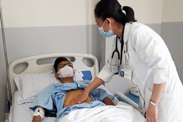 Viêm gan B có lây qua đường ăn uống không?- Ảnh 1.