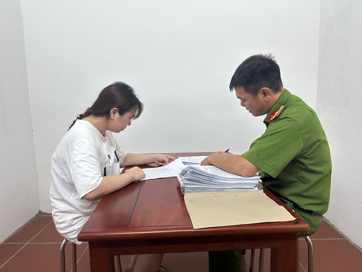 Nhờ làm hồ sơ du học cho con trai, người phụ nữ bị lừa gần 500 triệu đồng- Ảnh 1.