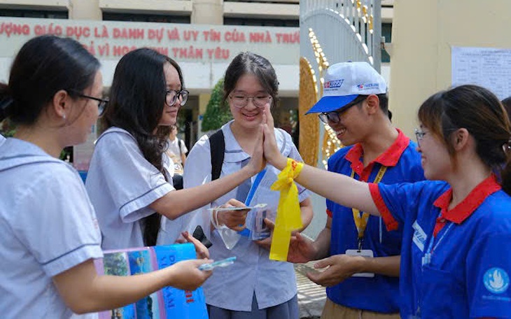 "Tiếp sức mùa thi" giúp thí sinh thi cử nhẹ nhàng, bớt áp lực