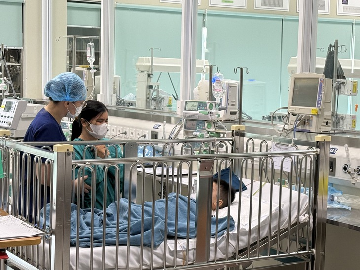 Bệnh nhi 4 tuổi trong phản ánh liên quan đến BVĐK Nam Định đã ổn, xuất viện về nhà- Ảnh 1. Bệnh nhi 4 tuổi trong phản ánh liên quan đến BVĐK Nam Định đã ổn, xuất viện về nhà- Ảnh 1.