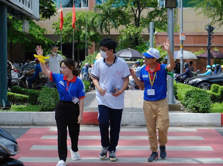 'Tiếp sức mùa thi' giúp thí sinh thi cử nhẹ nhàng, bớt áp lực- Ảnh 5.