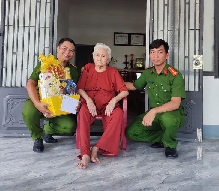 Bình Thuận thu nhận mẫu ADN cho thân nhân liệt sĩ chưa xác định được thông tin- Ảnh 2.
