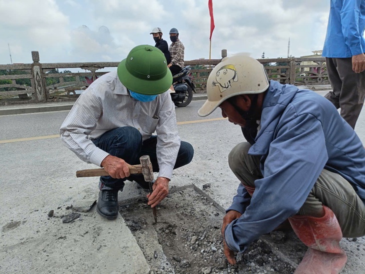 Xuất hiện vết nứt trên cầu Ka Long (Móng Cái), cơ quan chức năng lên phương án khắc phục- Ảnh 1.