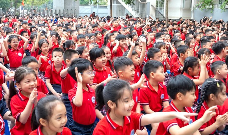 Hà Nội ưu tiên tuyển sinh đầu cấp 'gần nhà', phụ huynh thở phào- Ảnh 1. Hà Nội ưu tiên tuyển sinh đầu cấp 'gần nhà', phụ huynh thở phào- Ảnh 1.