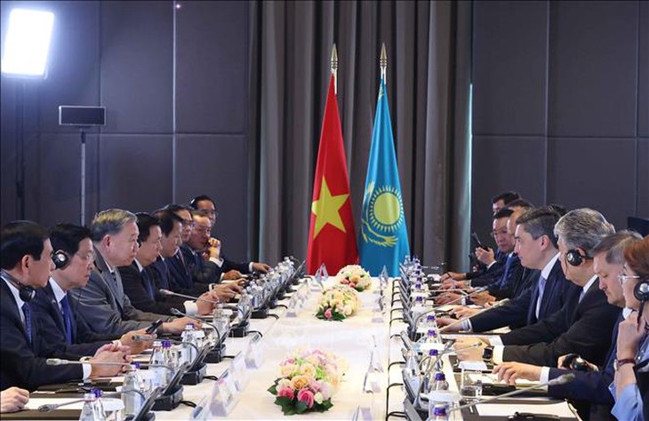 Tổng Bí thư Tô Lâm hội kiến Thủ tướng Kazakhstan- Ảnh 4.