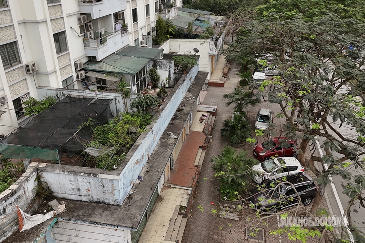 Hàng loạt ki ốt bỏ hoang, lãng phí tại khu đô thị Việt Hưng- Ảnh 1.