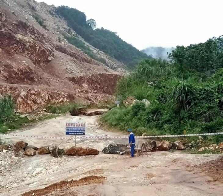 Người phụ nữ bị đất đá vùi lấp khi vào hầm mót quặng thiếc ở ‘thủ phủ’ khoáng sản Quỳ Hợp- Ảnh 1.