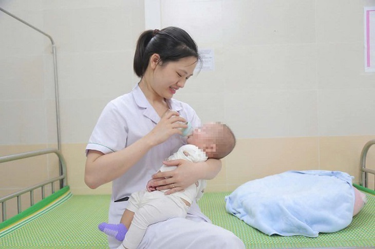 Tìm người thân bé 6 tháng tuổi bị bỏ rơi trước cổng chùa Bồ Đề- Ảnh 2.