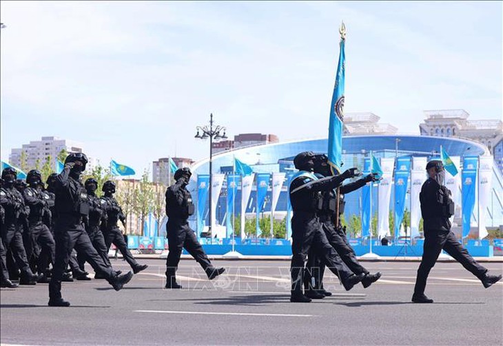 Tổng Bí thư Tô Lâm dự Lễ duyệt binh Kỷ niệm 80 năm Ngày Chiến thắng phát xít tại Kazakhstan- Ảnh 7. Tổng Bí thư Tô Lâm dự Lễ duyệt binh Kỷ niệm 80 năm Ngày Chiến thắng phát xít tại Kazakhstan- Ảnh 7.