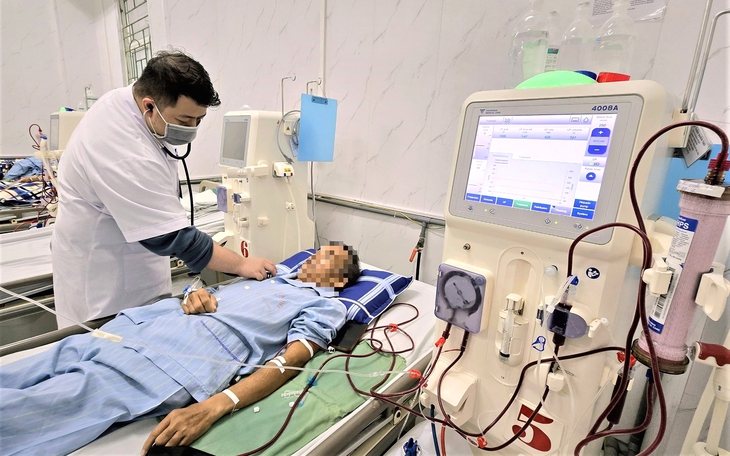 2 BVĐK tuyến tỉnh phối hợp phẫu thuật đặt catheter màng bụng cho bệnh nhân suy thận mạn- Ảnh 2.
