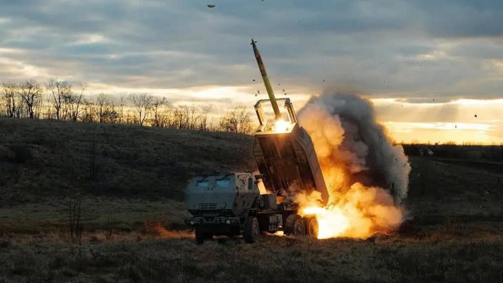Nga dùng UAV chống nhiễu xóa sổ HIMARS 20 triệu USD của Ukraine- Ảnh 1.