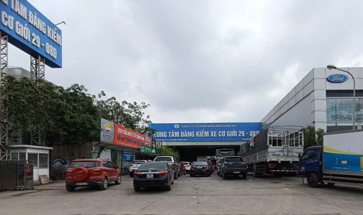 Chờ đợi hàng giờ ở trung tâm đăng kiểm Hà Nội: Đừng để xe bị từ chối vì lỗi này- Ảnh 2.