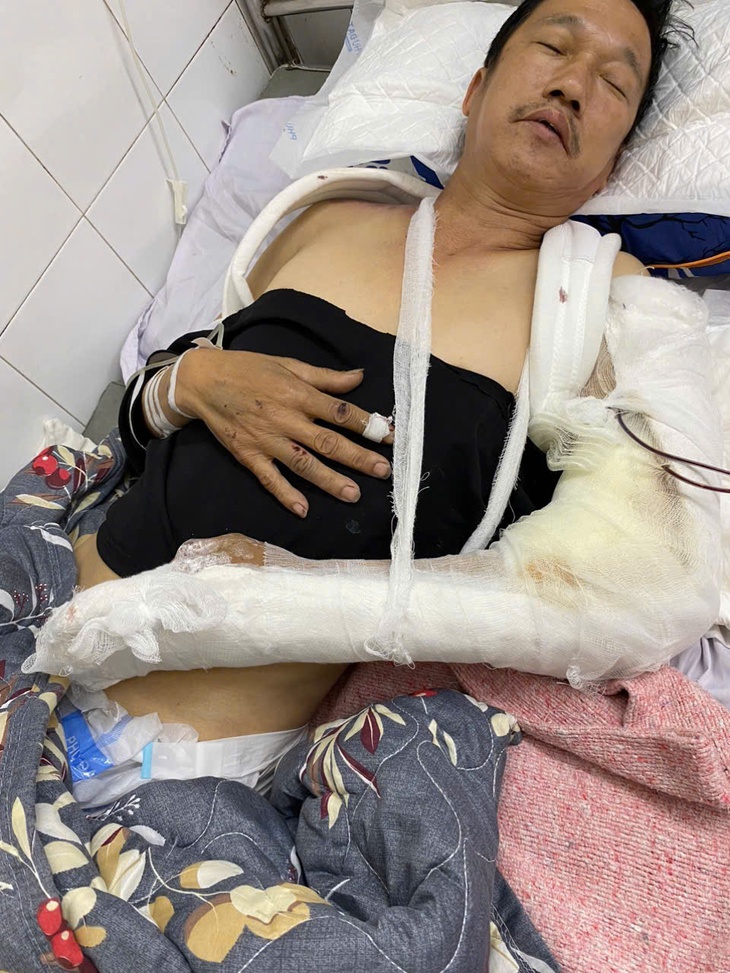 Gia đình khốn cùng cầu cứu cộng đồng khi chồng bị tai nạn liên tiếp, con gái mắc bệnh tim- Ảnh 1.