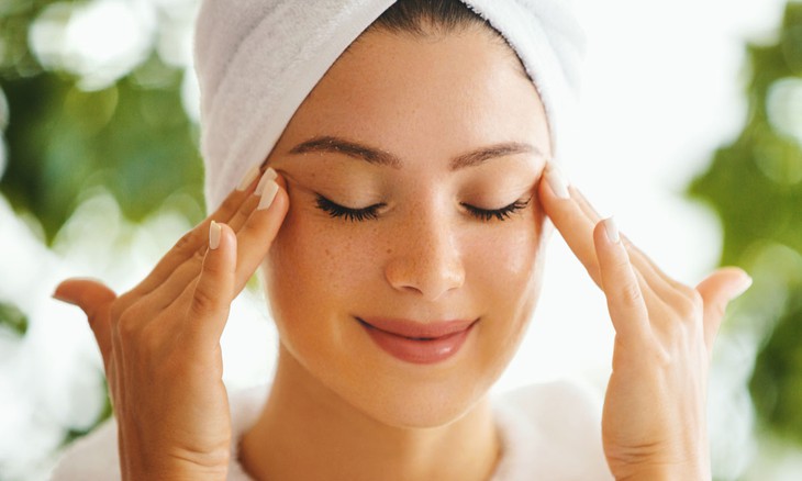 Vì sao thiếu ngủ, căng thẳng khiến da dầu luôn bóng nhờn, nhiều trứng cá?- Ảnh 3.