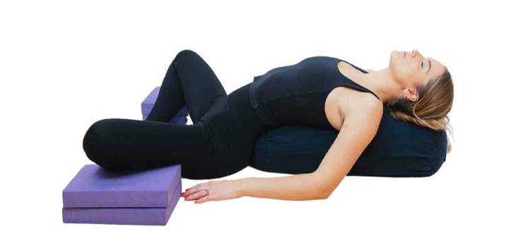 4 tư thế yoga giúp giảm đau bụng kinh- Ảnh 3.