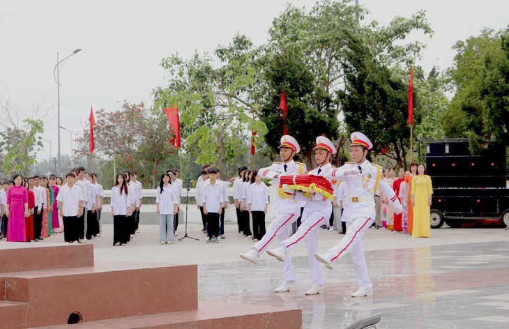 Lễ thượng cờ đặc biệt trên đảo Cô Tô- Ảnh 1.