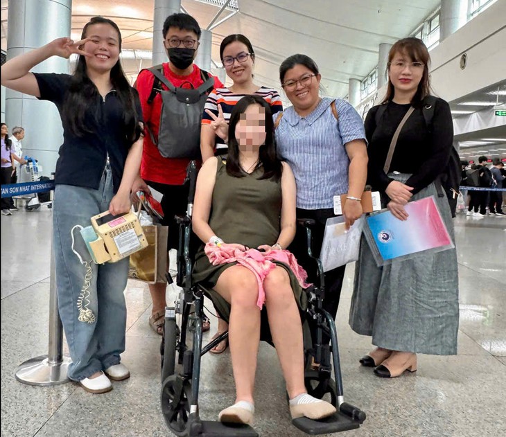 Thai phụ Singapore về nước an toàn sau 12 ngày thông tim- Ảnh 1.