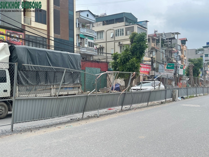Nhiều bất cập trên đường thi công gần 10 năm chưa xong ở Hà Nội- Ảnh 10.