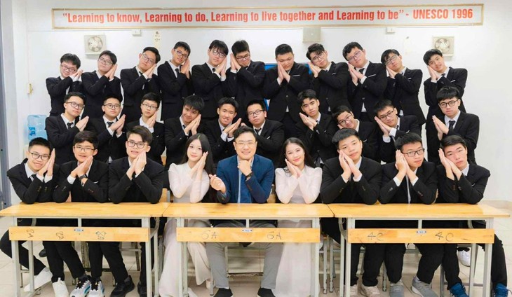 Hai ngôi trường 'khủng' với tỷ lệ đỗ lớp 10 chuyên ấn tượng- Ảnh 2.