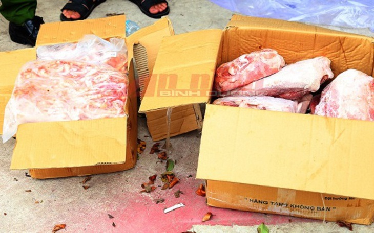 Hơn 11 tấn thịt gà, lợn hết hạn, không rõ nguồn gốc bị chặn trước khi vào bếp ăn