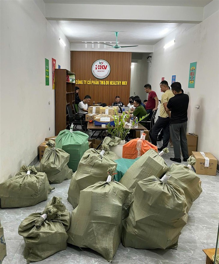 Triệt phá ổ nhóm sản xuất hàng nghìn hộp thực phẩm chức năng chưa được cấp phép

- Ảnh 1.