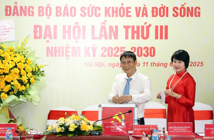 Đại hội Đảng bộ Báo Sức khỏe và Đời sống lần thứ III, nhiệm kỳ 2025-2030 thành công tốt đẹp- Ảnh 8. Đại hội Đảng bộ Báo Sức khỏe và Đời sống lần thứ III, nhiệm kỳ 2025-2030 thành công tốt đẹp- Ảnh 8.
