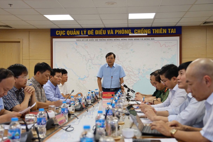 Chuyên gia chỉ rõ điểm bất thường của cơn bão số 1 đang hoành hành trên Biển Đông- Ảnh 2. Chuyên gia chỉ rõ điểm bất thường của cơn bão số 1 đang hoành hành trên Biển Đông- Ảnh 2.