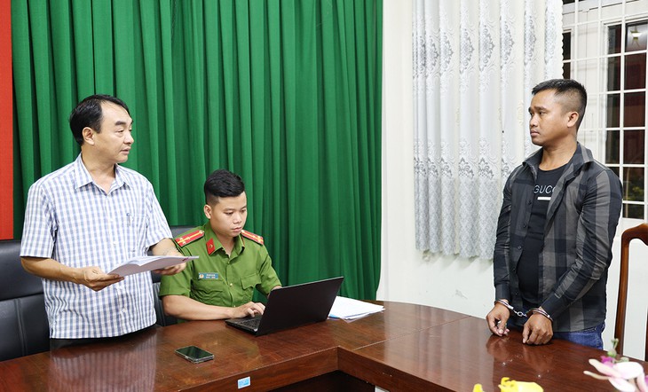 Sau tiếng nẹt bô, một nam thanh niên bị đâm tử vong - Ảnh 3.